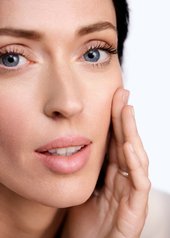 anti-age-hudpleje-hvad-er-forskellen-på-en-creme-og-et-serum