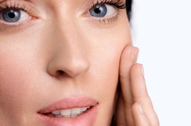 anti-age-hudpleje-hvad-er-forskellen-på-en-creme-og-et-serum